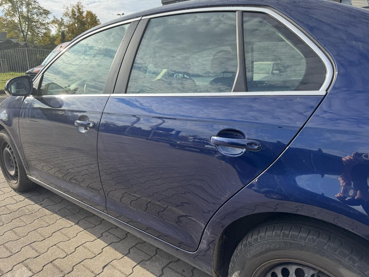 VW Jetta 1K2 original T&uuml;r hinten links LD5Q Shadow Blue Rohbau Bj.2009